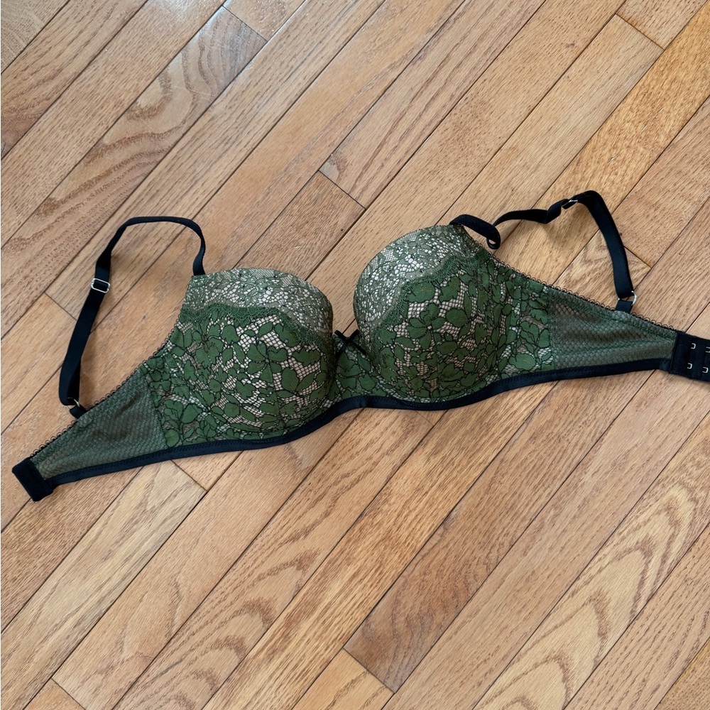 Victoria's Secret Dream Angels Lined Demi Green Embellished Lace Bra